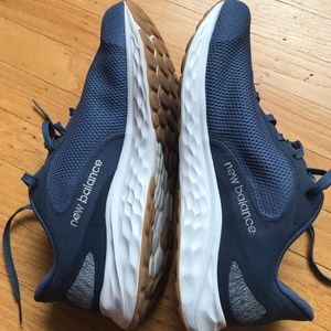 New balance man’s shoes 11.5 like new
